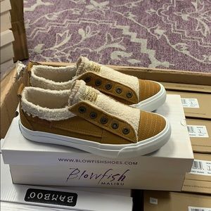 Canvas sneakers